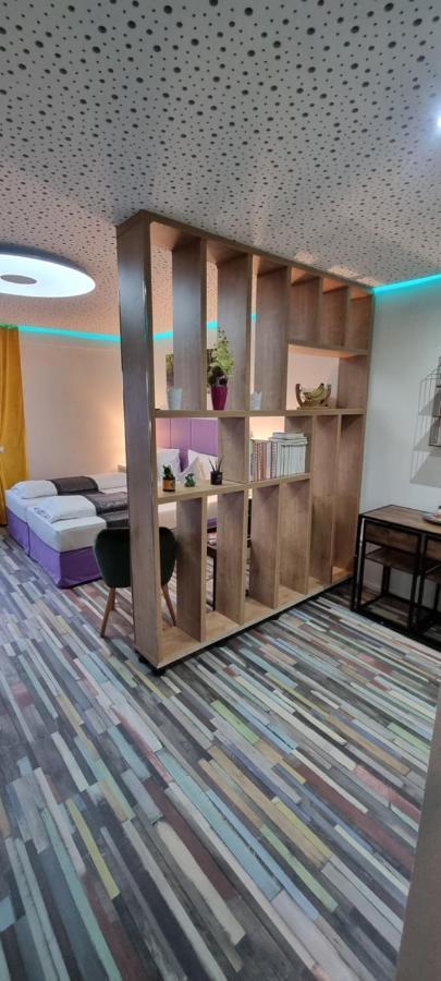 Studio-Apartment ' Andrei 1 ' - Neu In Нойбург-ан-дер-Донау Экстерьер фото
